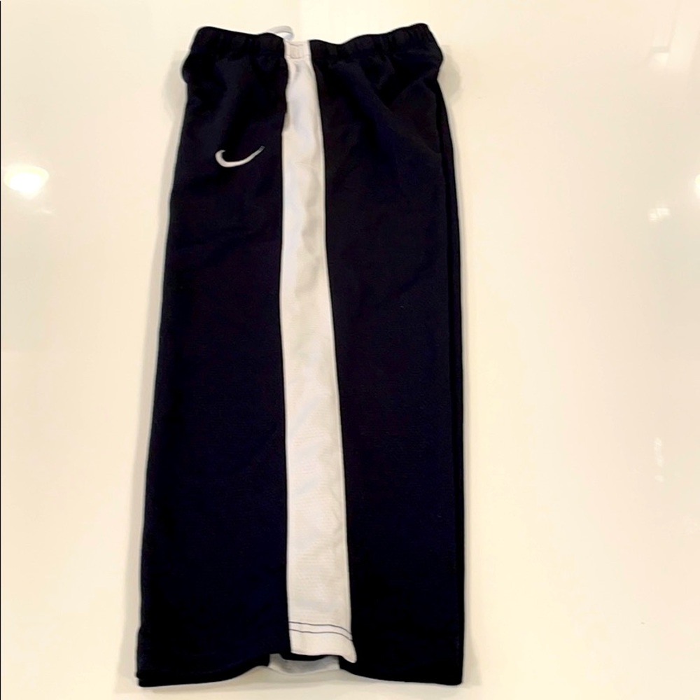 Boys’ Nike Pants size M